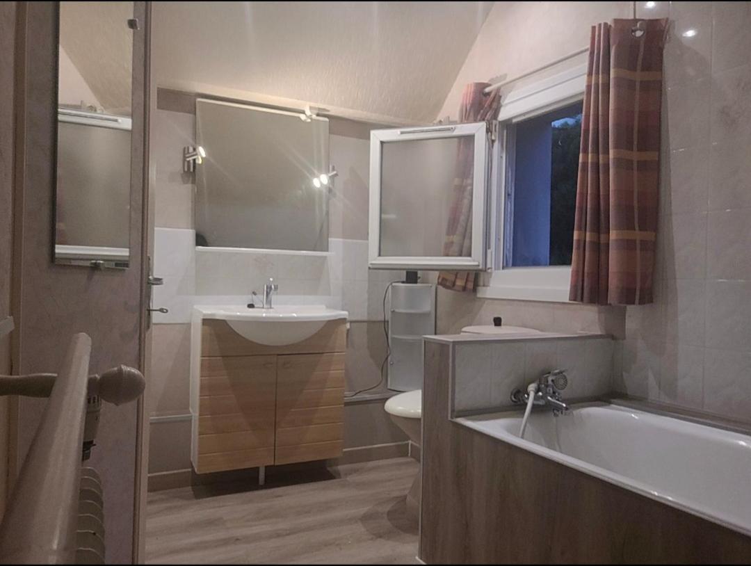 Charmante Villa Familiale A Rouen Bonsecours Esterno foto